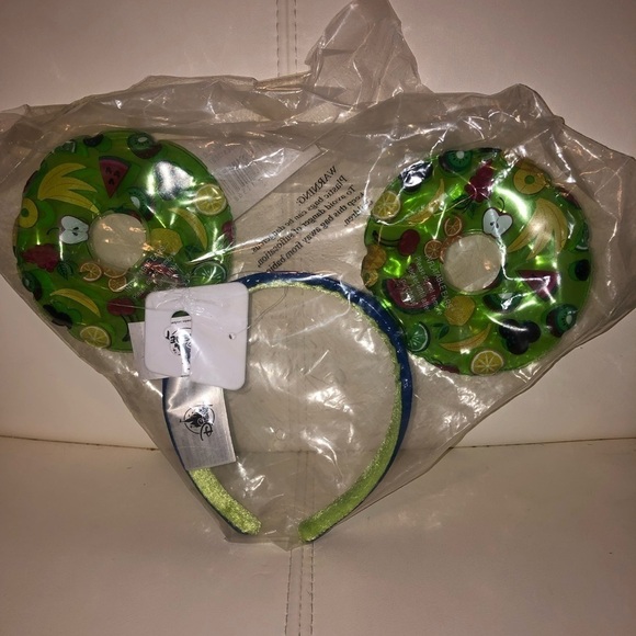 Sweet Summer Mickey Inflatable Pool Float Ears - Picture 7 of 7